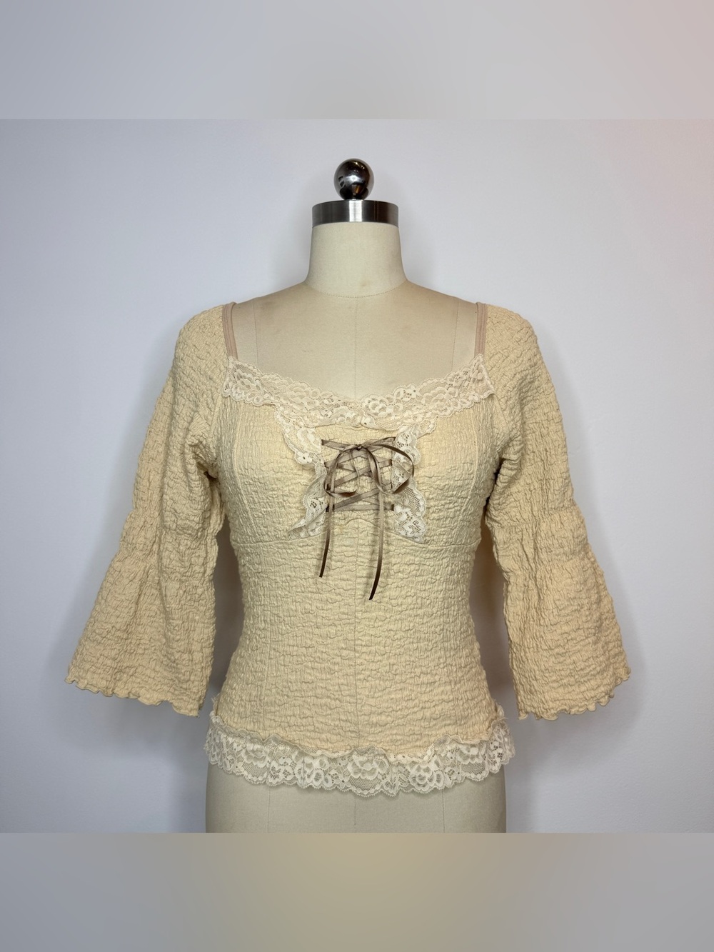 Axes Femme beige textured top